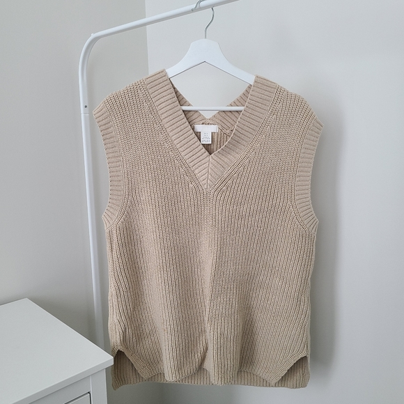 H&M Ribbed Knit Vest - Picture 2 of 7